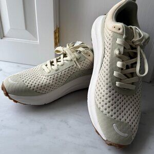 Hilma Running The Everywhere Fit One Frozen Dew Sneakers Women's Size 8 NWT